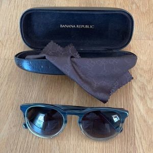 Banana Republic Johnny sunglasses, black/clear